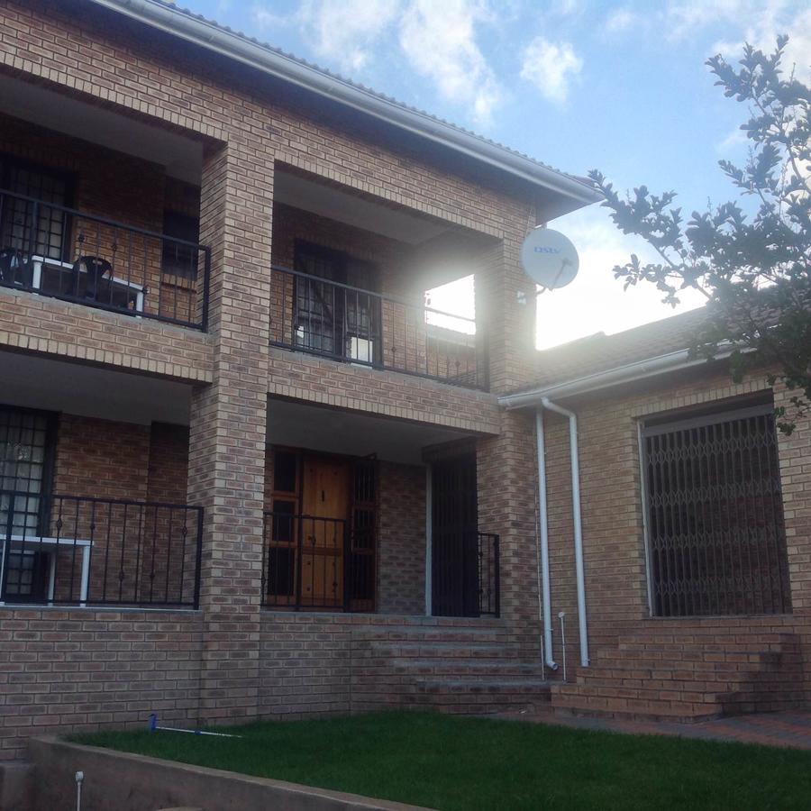 Vinolux Guest House Mthatha Exterior foto